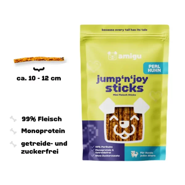 Nahaufnahme eines 10–12 cm langen Perlhuhn-Sticks – ideal als Snack und Belohnung.